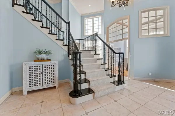 12932 Sunset Bluff CT, St Louis, MO 63127