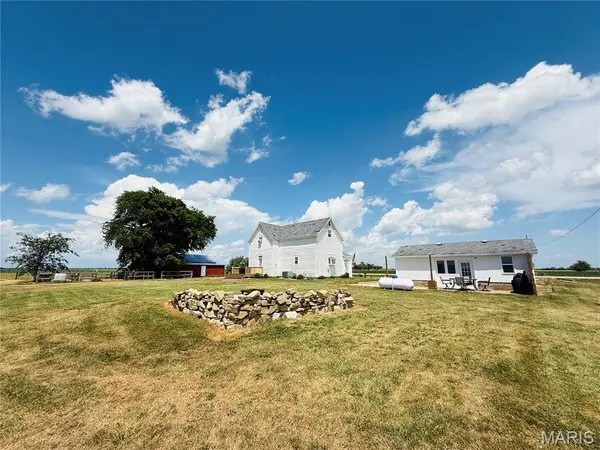 5599 County Highway 21, Nashville, IL 62263