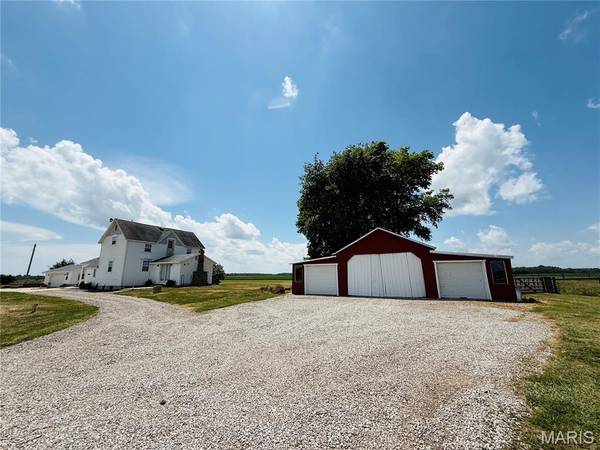5599 County Highway 21, Nashville, IL 62263