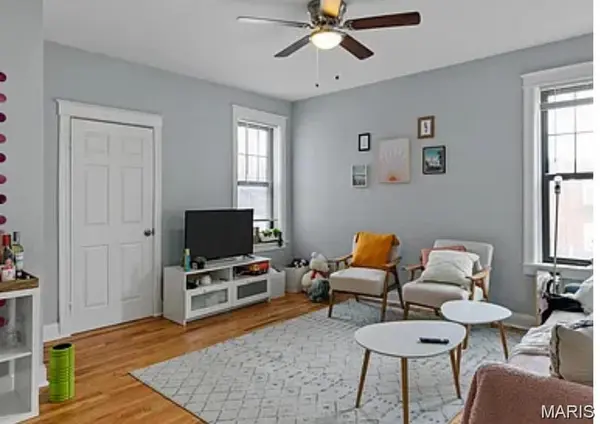 6274 Cates AVE #2E, University City, MO 63130