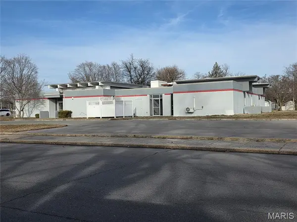 210 S Kingshighway ST, Sikeston, MO 63801