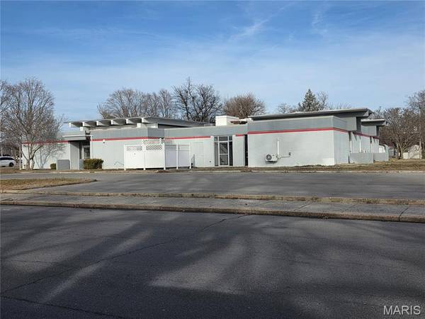 210 S Kingshighway ST, Sikeston, MO 63801