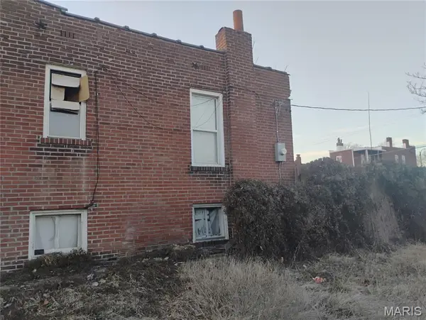 3901 Sherman PL, St Louis, MO 63107