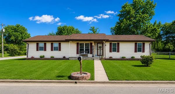 102 Laura ST, Farmington, MO 63640