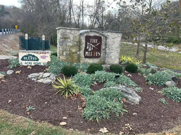 59 R The Bluffs DR, Eureka, MO 63025
