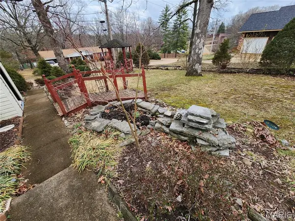 2001 Woodhaven RD, Poplar Bluff, MO 63901
