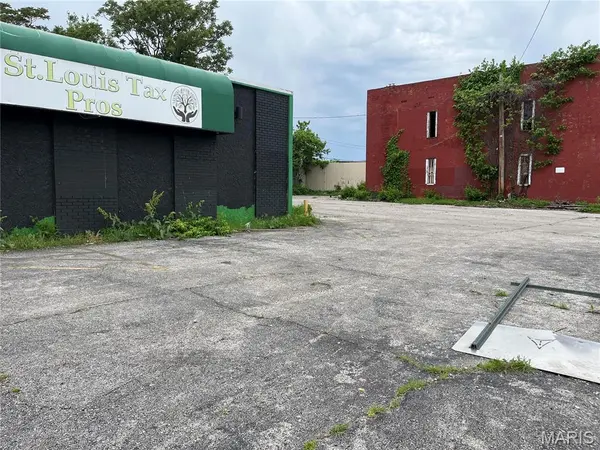 3610 Cass AVE, St Louis, MO 63113