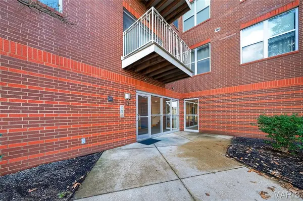 849 Westgate AVE #305, St Louis, MO 63130