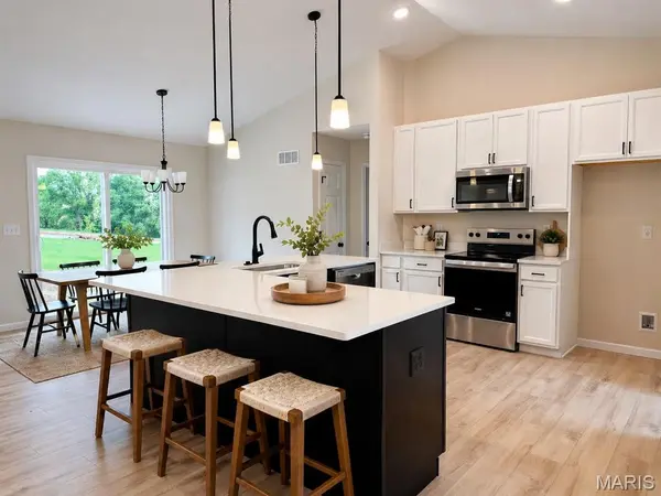 159 Pellin's CT #159 STB, Washington, MO 63090