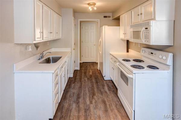 1926 Hunting Lake CT #103, Kirkwood, MO 63122