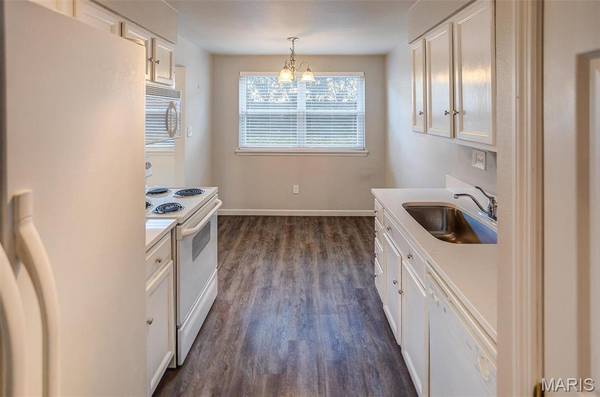 1926 Hunting Lake CT #103, Kirkwood, MO 63122