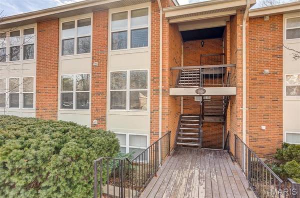 1926 Hunting Lake CT #103, Kirkwood, MO 63122