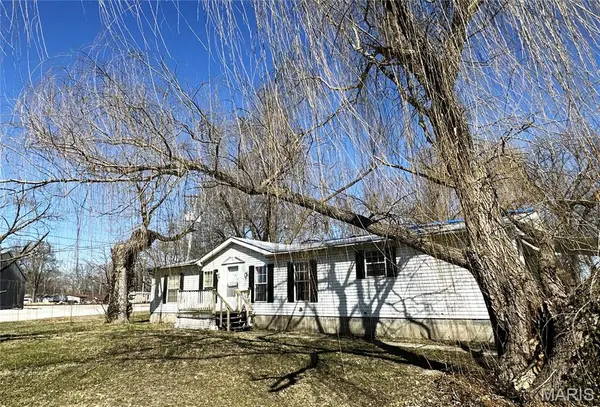 300 E Ellis ST, Summerfield, IL 62289