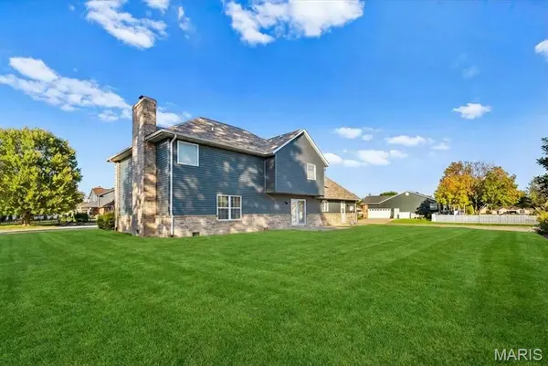 621 E Wesley DR, O'fallon, IL 62269