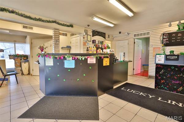 1103 E Acton AVE, Wood River, IL 62095