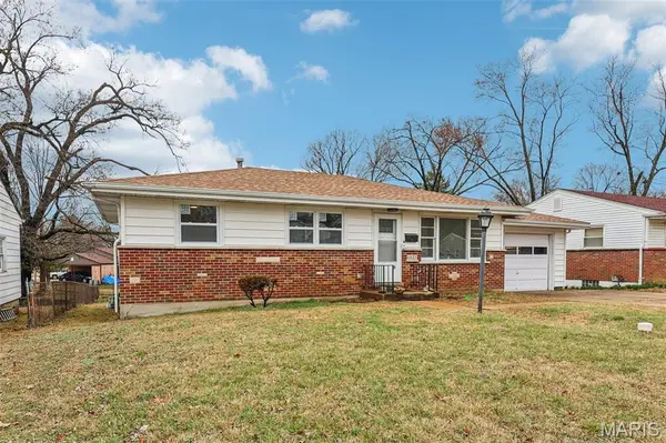 6621 Dunwold DR, Berkeley, MO 63134