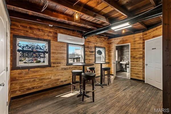 316/318 N Main ST, Columbia, IL 62236