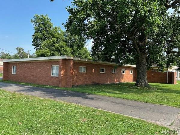 500 N Douglas, Malden, MO 63863