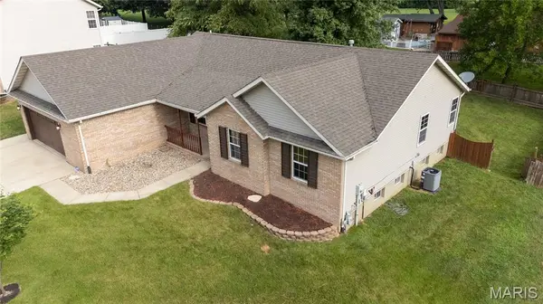 2763 Cascade Lake DR, Shiloh, IL 62221