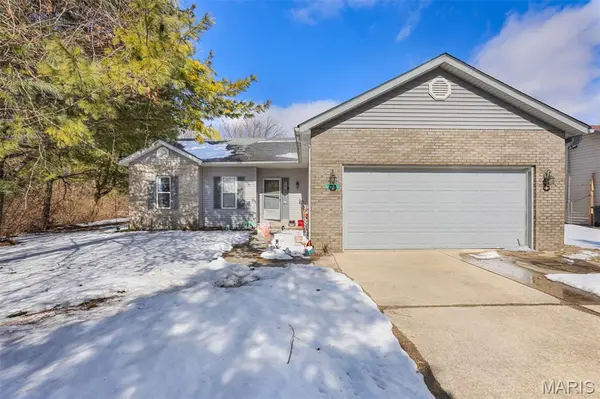 753 Forest Green DR, O'fallon, IL 62269
