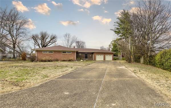 307 Circle DR, Sikeston, MO 63801