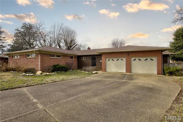 307 Circle DR, Sikeston, MO 63801