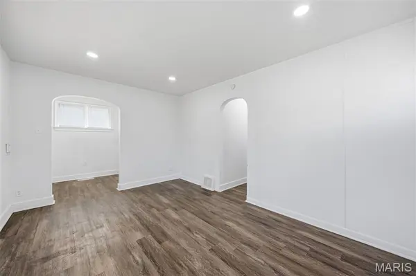 8937 Edna ST, St Louis, MO 63147