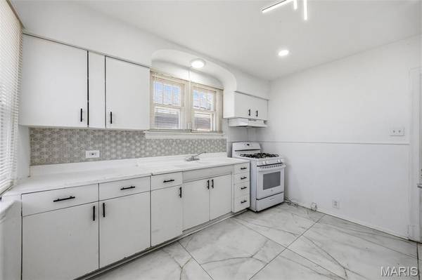 8937 Edna ST, St Louis, MO 63147