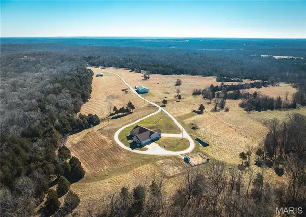 11373 Thunder Ridge Road, Richwoods, MO 63071