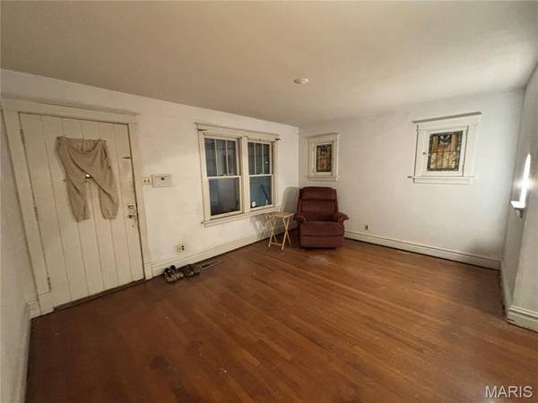 2031 Switzer AVE, St Louis, MO 63136