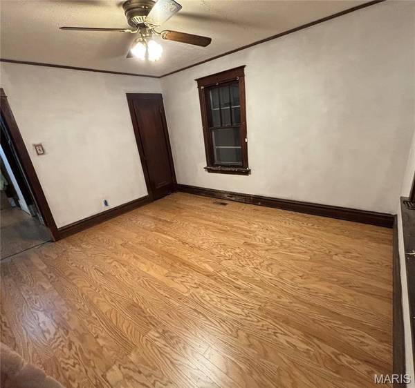 2031 Switzer AVE, St Louis, MO 63136