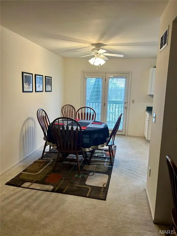 4605 Sherman Park DR #13E, St Charles, MO 63303