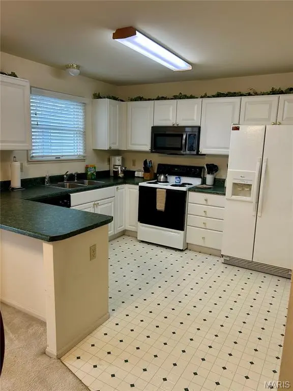 4605 Sherman Park DR #13E, St Charles, MO 63303