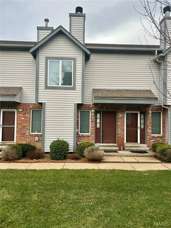 4605 Sherman Park DR #13E, St Charles, MO 63303