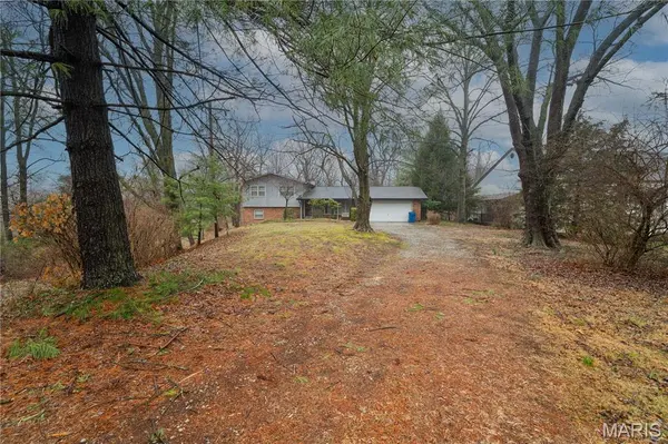 1559 Creve Coeur Mill Road, Chesterfield, MO 63146