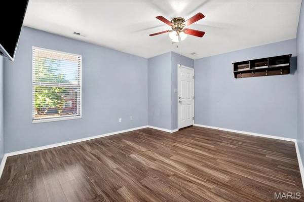 1831 New Sun CT, Florissant, MO 63031