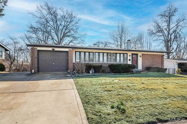 1610 Horseshoe DR, Florissant, MO 63033