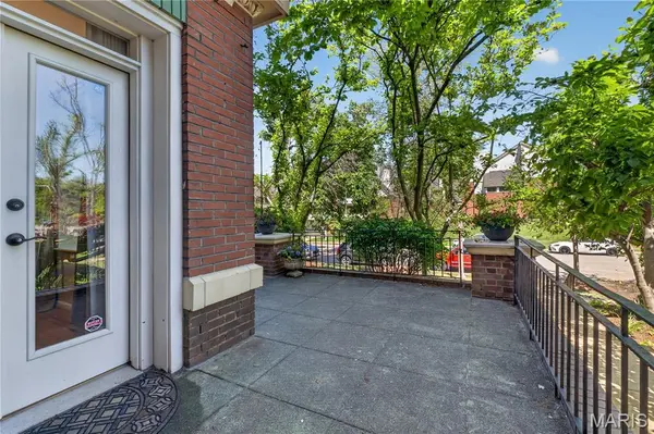 5572 Waterman BLVD #1W, St Louis, MO 63112