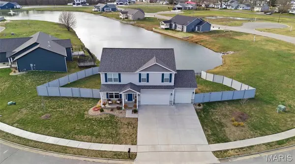 1232 Winding Oaks LN, Mascoutah, IL 62258