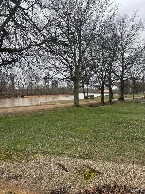201 Ripley E-4, Doniphan, MO 63935