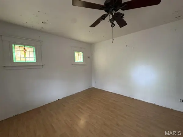7716 Circle DR, St Louis, MO 63121