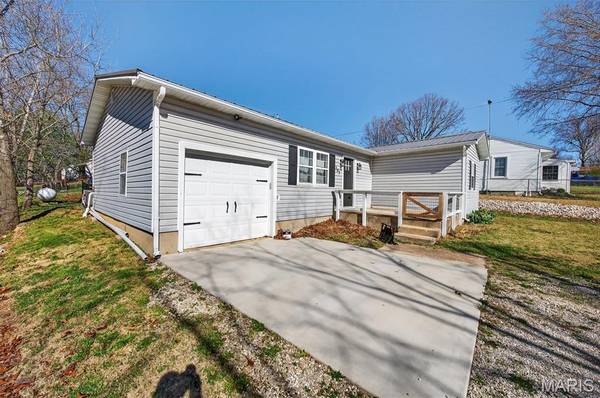 205 N Waller ST, Crocker, MO 65452