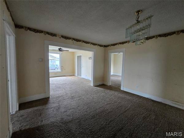 303 Greer AVE, Sikeston, MO 63801