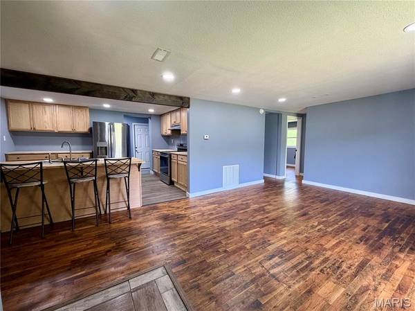 208 E High ST, Steelville, MO 65565