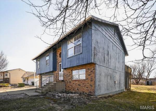 5168 Stephanie DR, Granite City, IL 62040