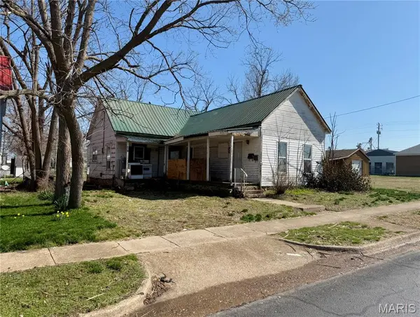 176 N Jackson AVE, Lebanon, MO 65536