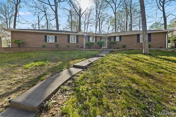 1206 Sioux AVE, Jackson, MO 63755