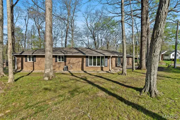 1206 Sioux AVE, Jackson, MO 63755
