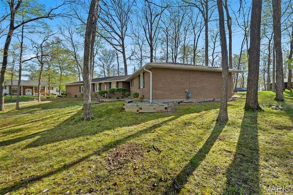1206 Sioux AVE, Jackson, MO 63755