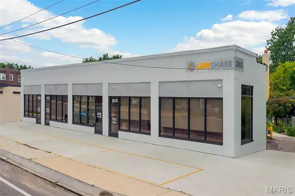 2115 S Big Bend BLVD, St Louis, MO 63117